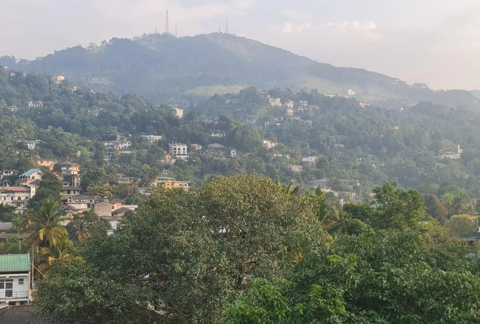 Kandy Breeze City Hotel 0*,