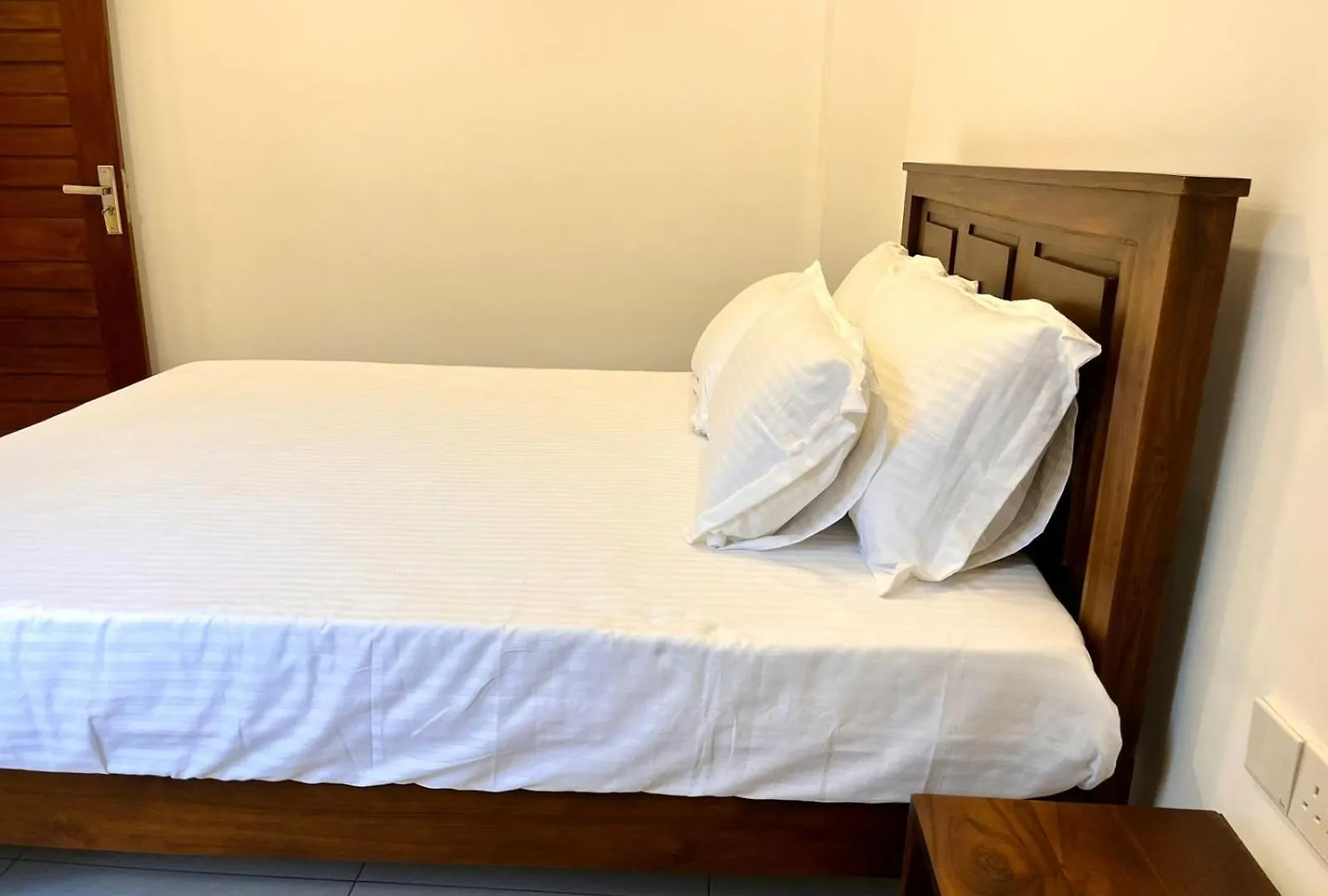 Kandy Breeze City Hotel