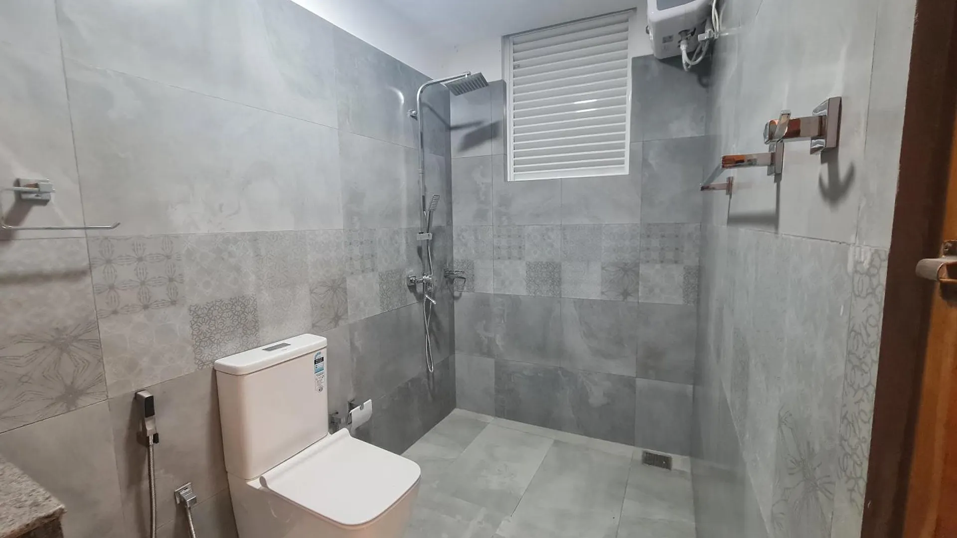 Kandy Breeze City Hotel