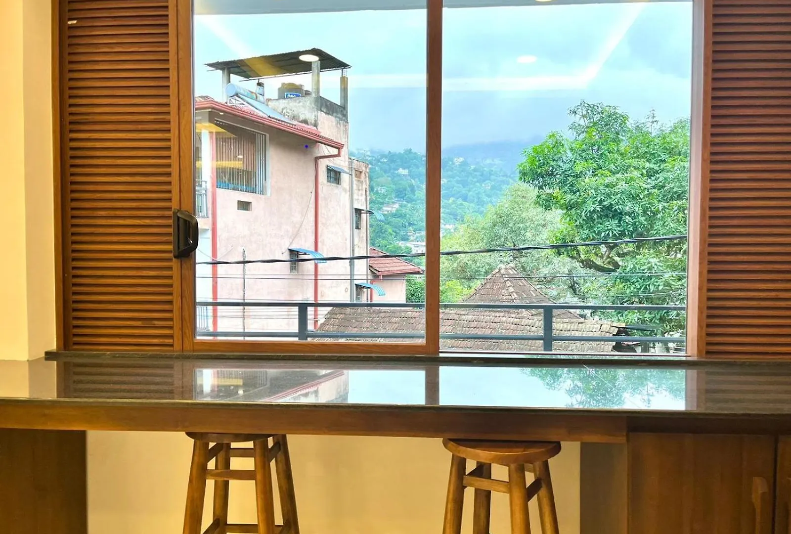 Kandy Breeze City Hotel