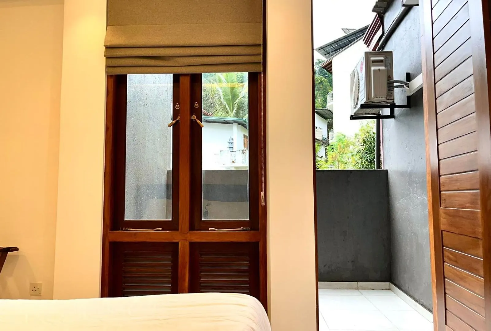 Kandy Breeze City Hotel Sri Lanka