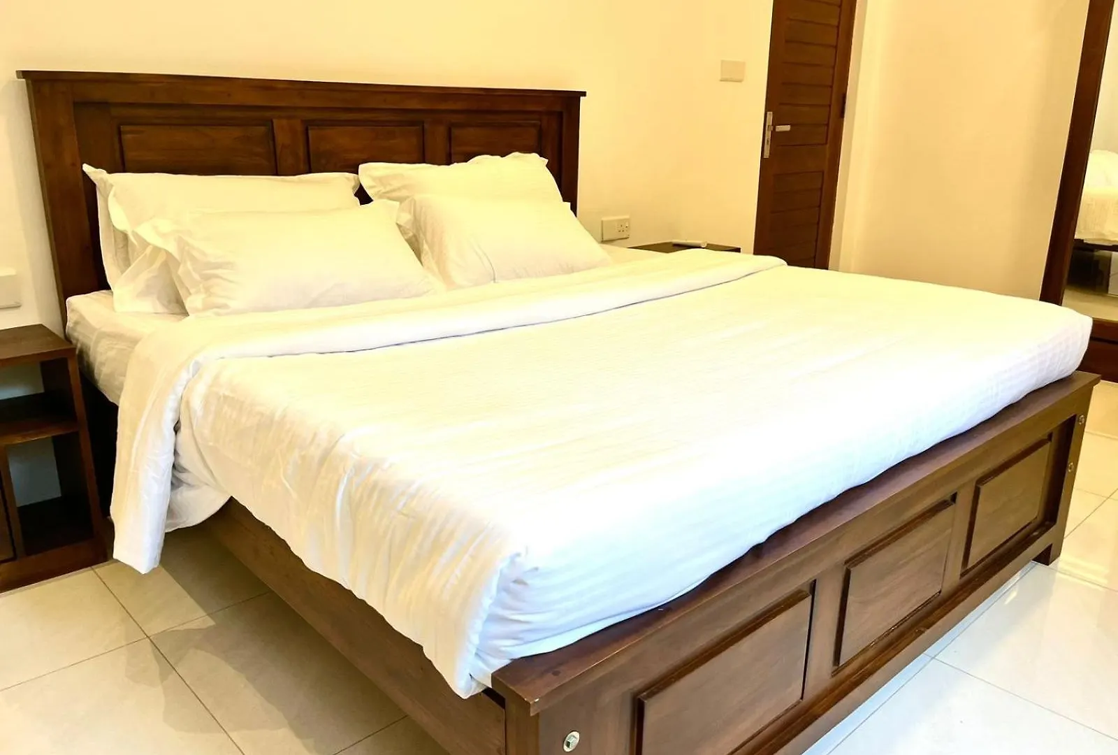 Kandy Breeze City Hotel Sri Lanka
